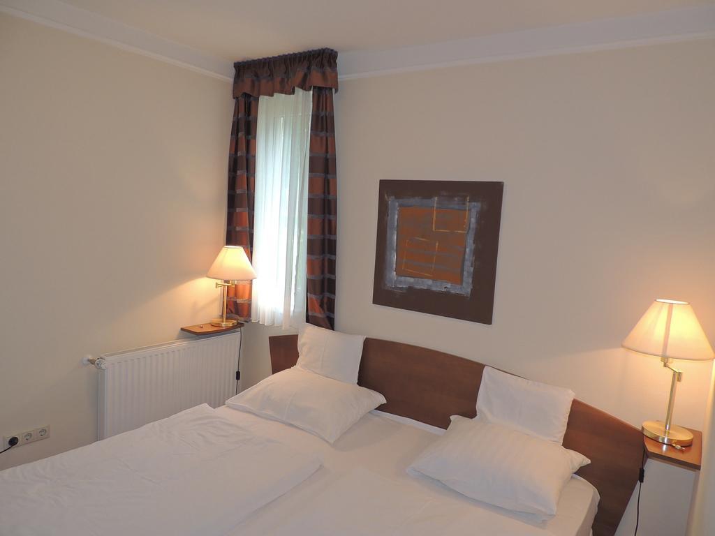 Luxus Golf Apartment Bük Cameră foto
